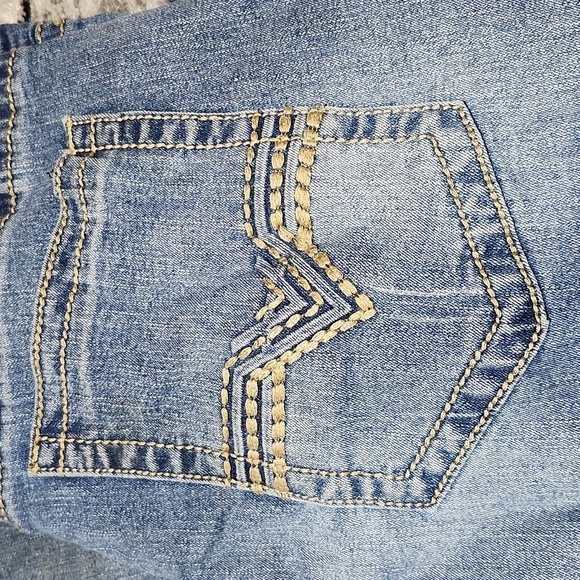 TRUE LUCK EMBROIDERED DISTRESSED STRAIGHT LEG DENIM JEAN - Picture 2 of 14